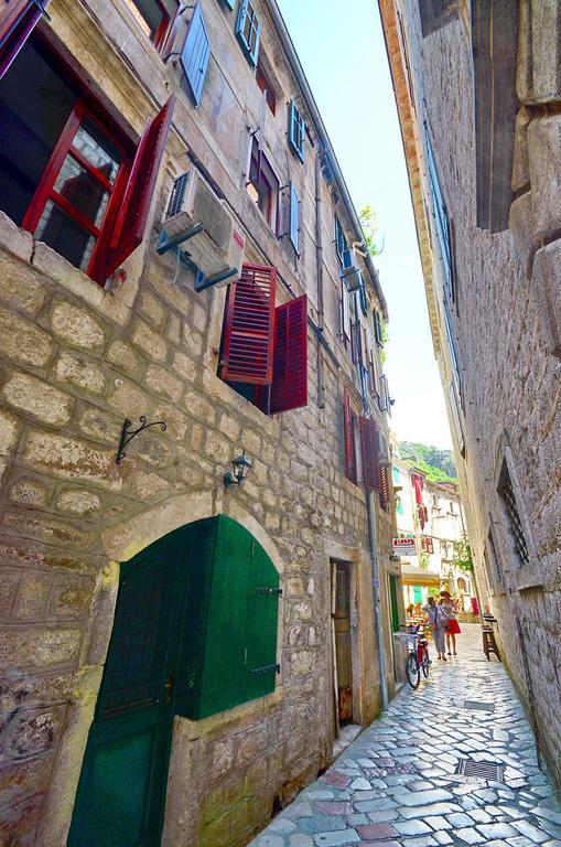 Apartments Historic Stone House Котор Номер фото