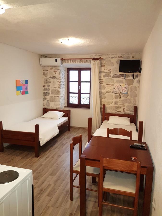 Apartments Historic Stone House Котор Екстер'єр фото